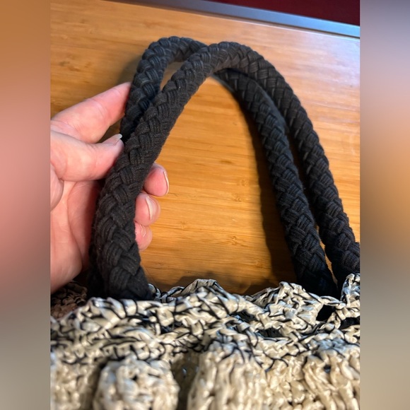 EUC Maliparmi- Stylish Black and Cream Woven Bag - Picture 2 of 11